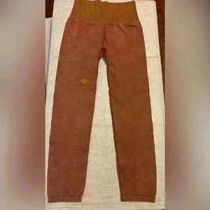 Free People Movement Good Karma Leggings NWOT Size M/L MSRP $78